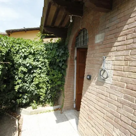 Paola Bed & Breakfast 3*