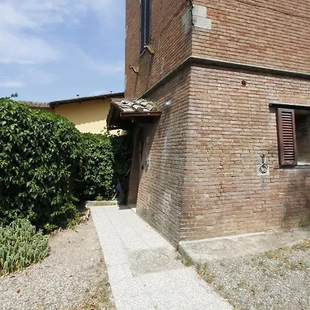 Paola Bed & Breakfast 3*