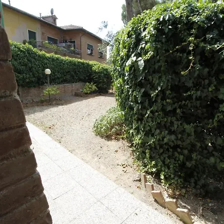 Paola Bed & Breakfast 3*